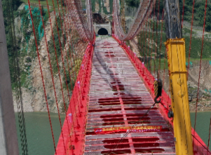 冠航手拉葫芦参与悬索桥的修建